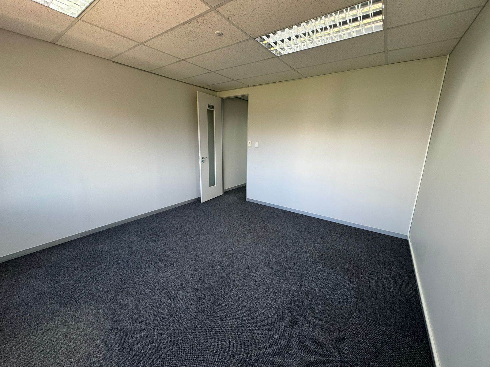 30  m² Commercial space in Sandown photo number 25