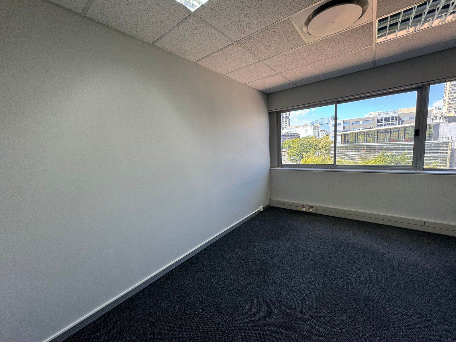 30  m² Commercial space in Sandown photo number 13