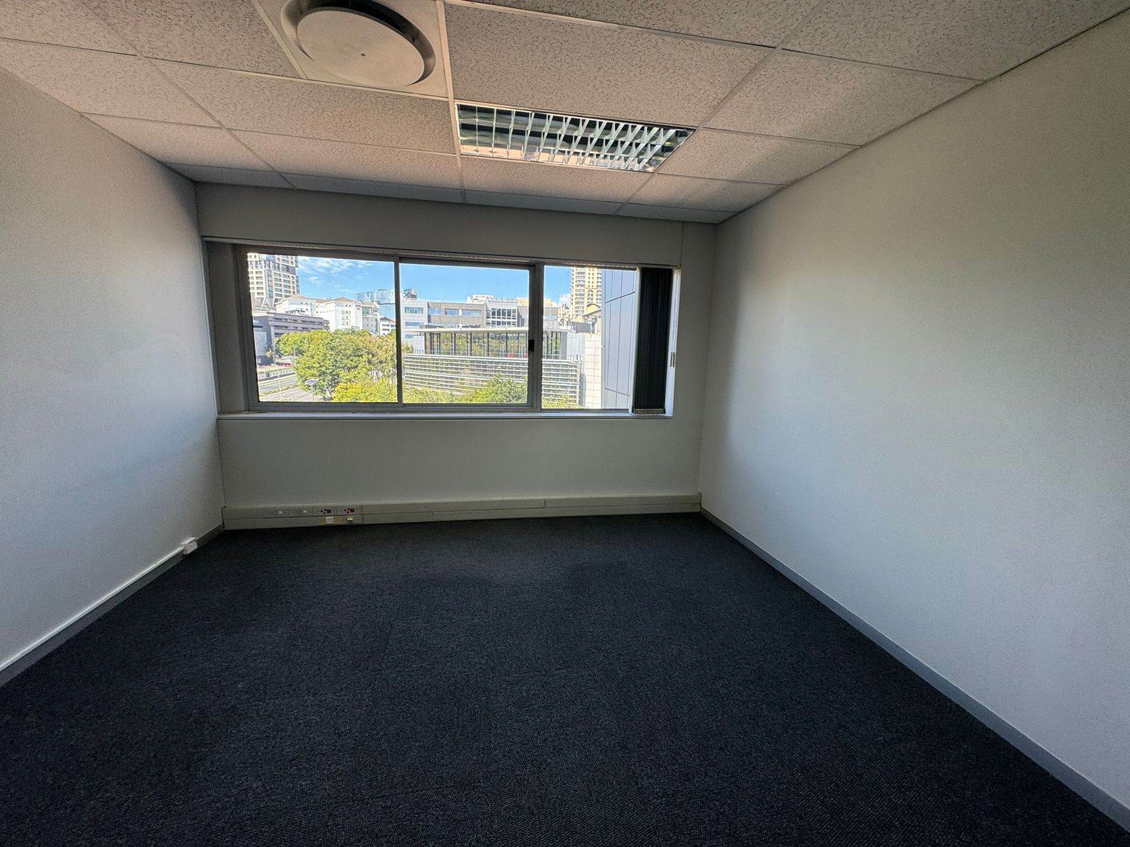 30  m² Commercial space in Sandown photo number 14