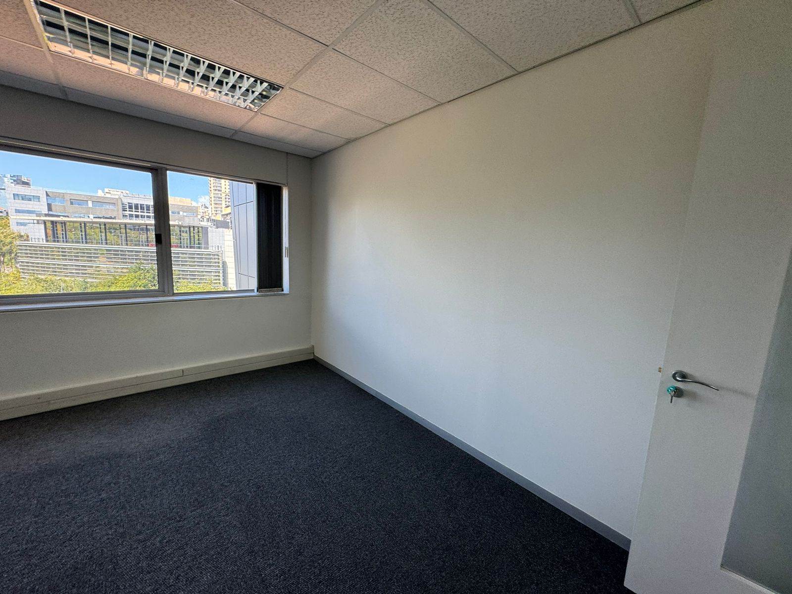 30  m² Commercial space in Sandown photo number 11