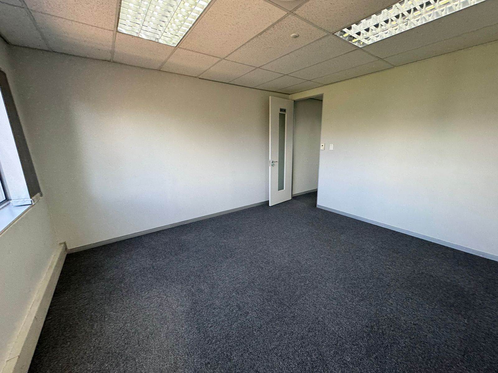 30  m² Commercial space in Sandown photo number 28