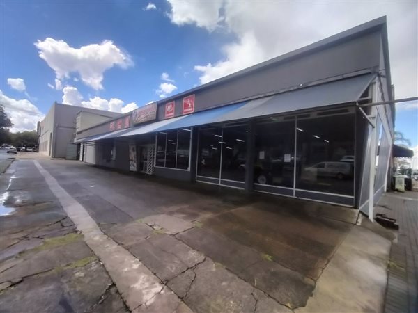 1 045 m² Retail Space 1 045 m² Retail Space
