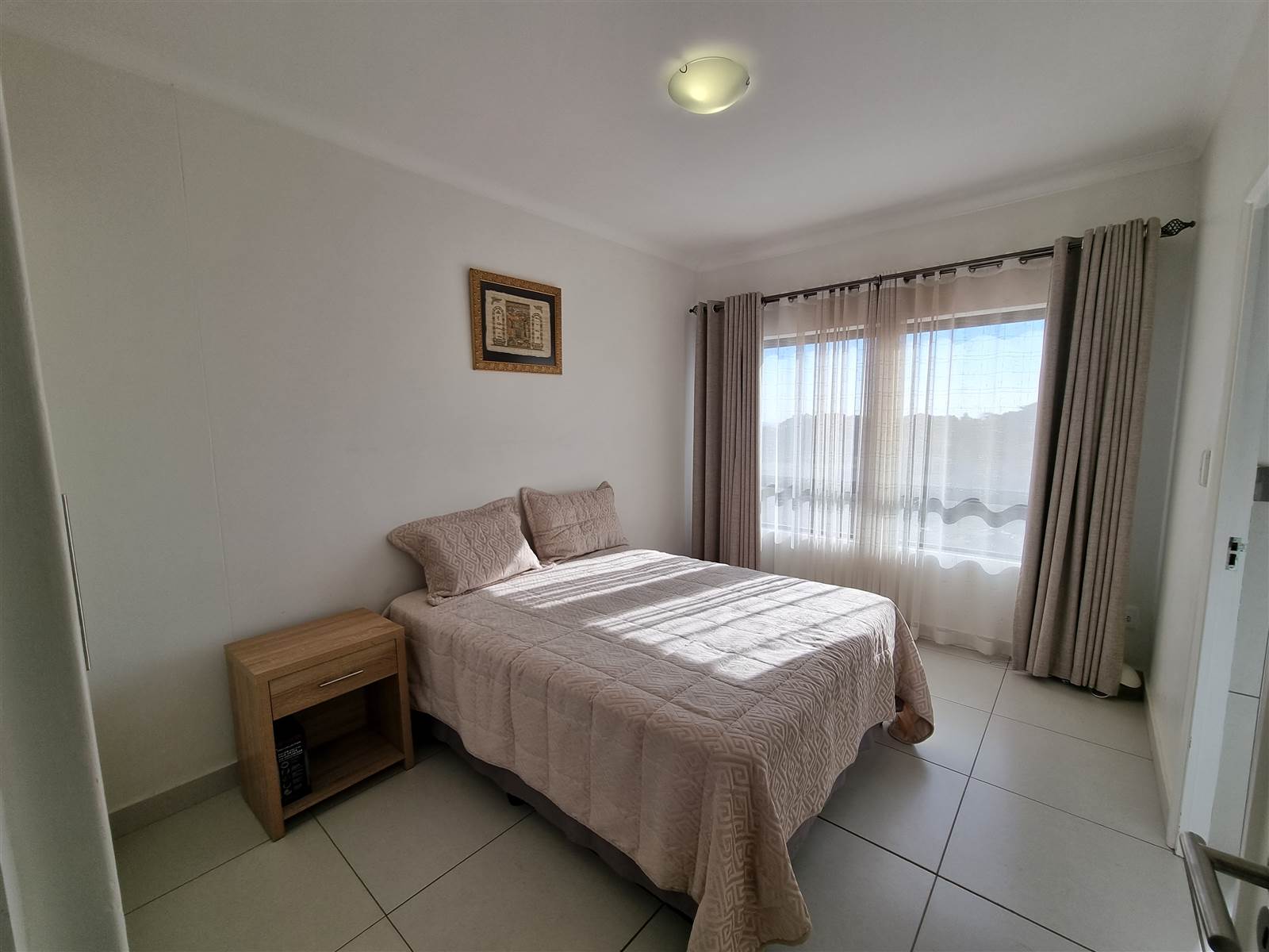 2 Bed Apartment in Umhlanga Ridge photo number 14