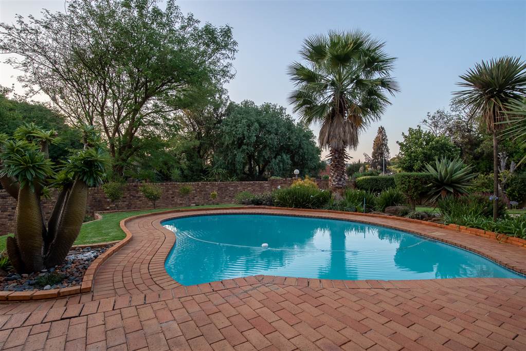 4 Bed House for sale in Mulbarton T3932464 Private Property