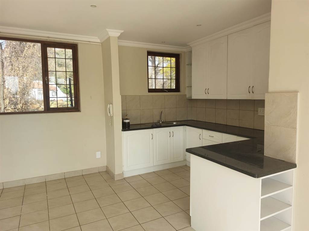 4 Bed House in Hurlingham photo number 22