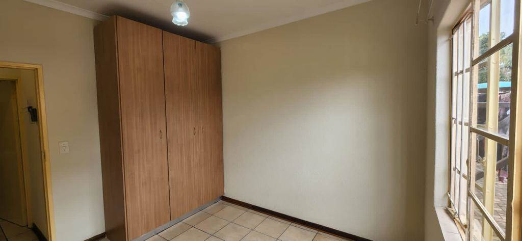 2 Bed Apartment in Polokwane Central photo number 10