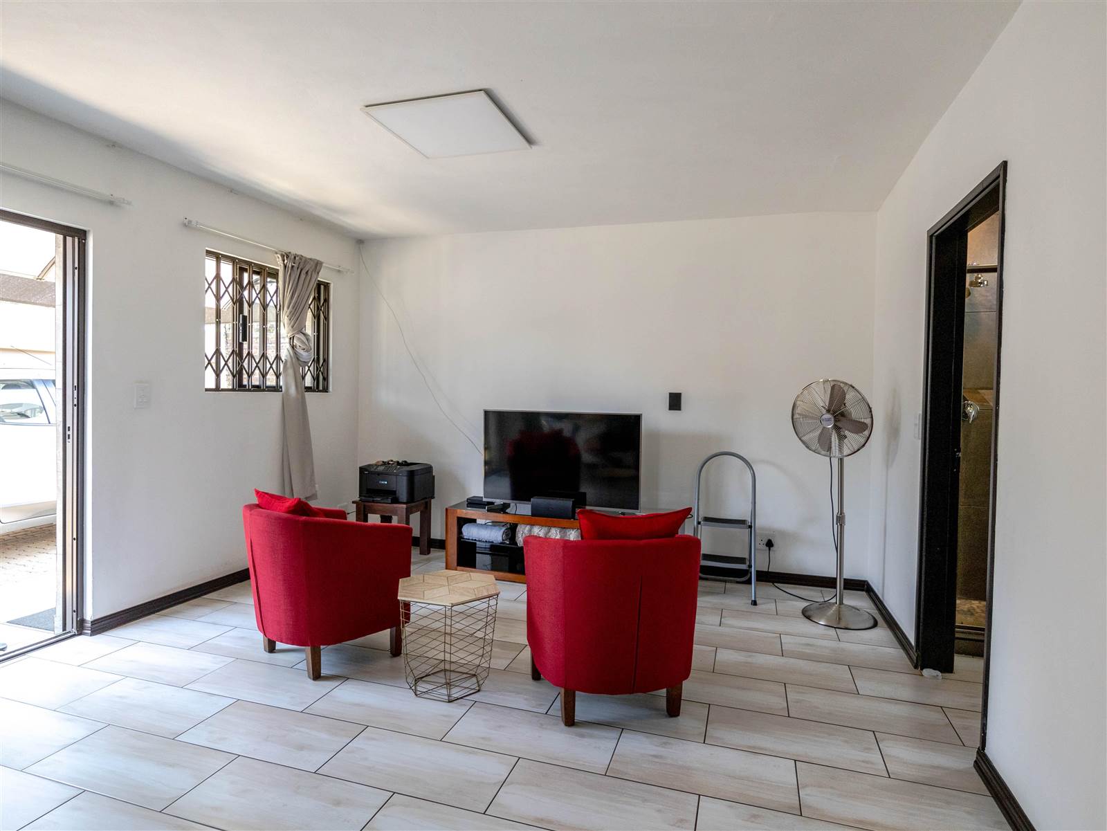 6 Bed House in Marais Steyn Park photo number 26