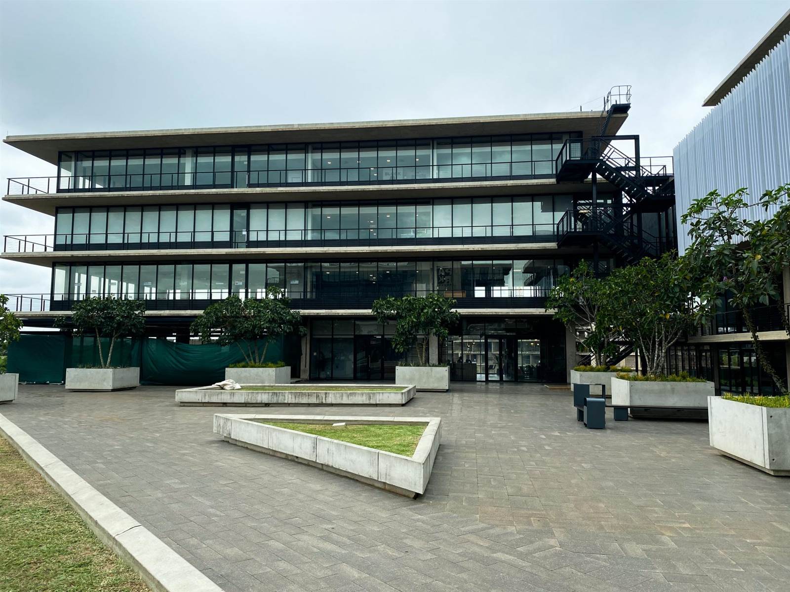 323.31  m² Office Space in Umhlanga Ridge photo number 2