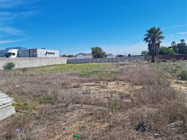 3977 m² Land available in Ottery