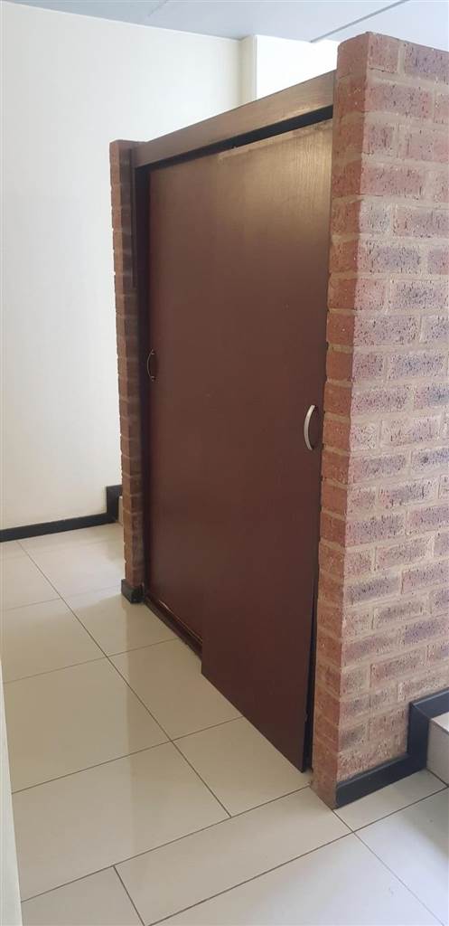 1 Bed Apartment in Braamfontein photo number 15