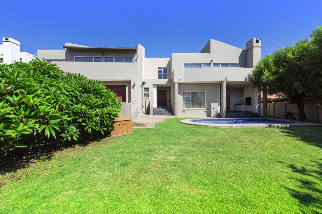 5 Bed House in Marais Steyn Park photo number 1