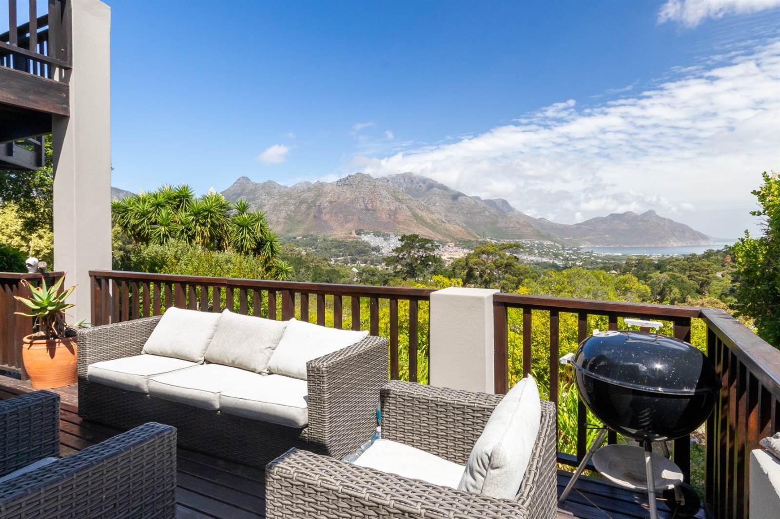 3 Bed Townhouse in Hout Bay and surrounds photo number 21