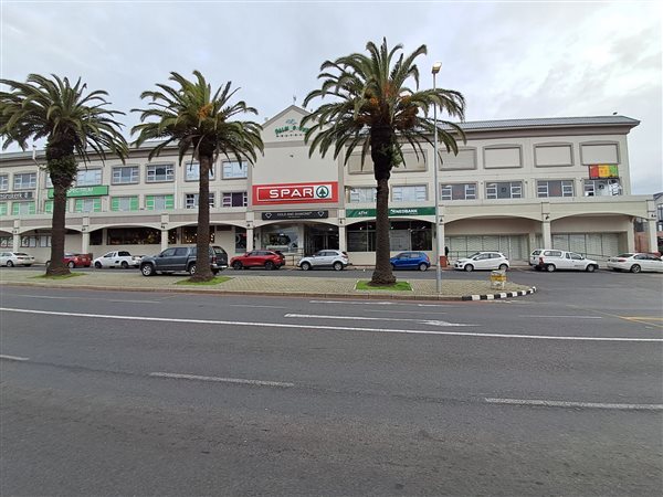 470  m² Retail Space