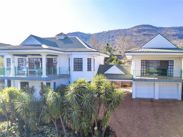 4 Bedroom House 4 Bedroom House