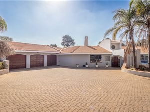 7 Bed House in Raslouw AH