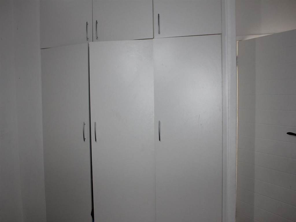 2 Bed Apartment in Doonside photo number 13