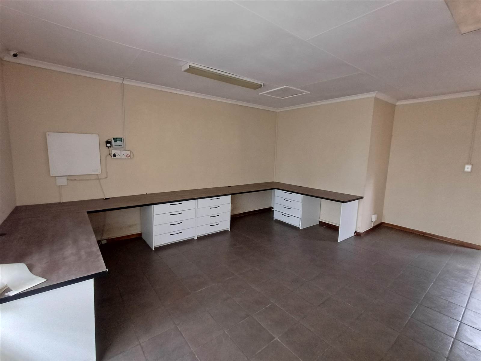 289  m² Commercial space in Rooihuiskraal photo number 28
