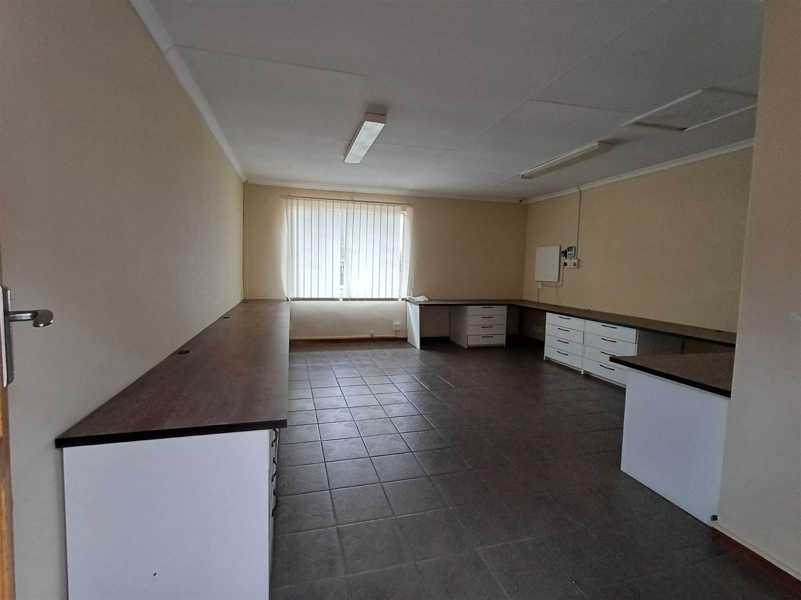 289  m² Commercial space in Rooihuiskraal photo number 25