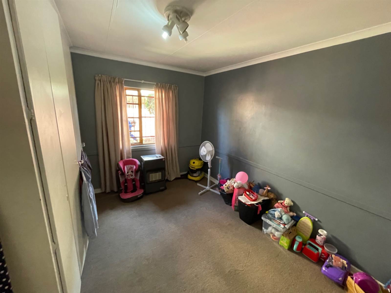 3 Bed Townhouse in Bloemfontein photo number 21