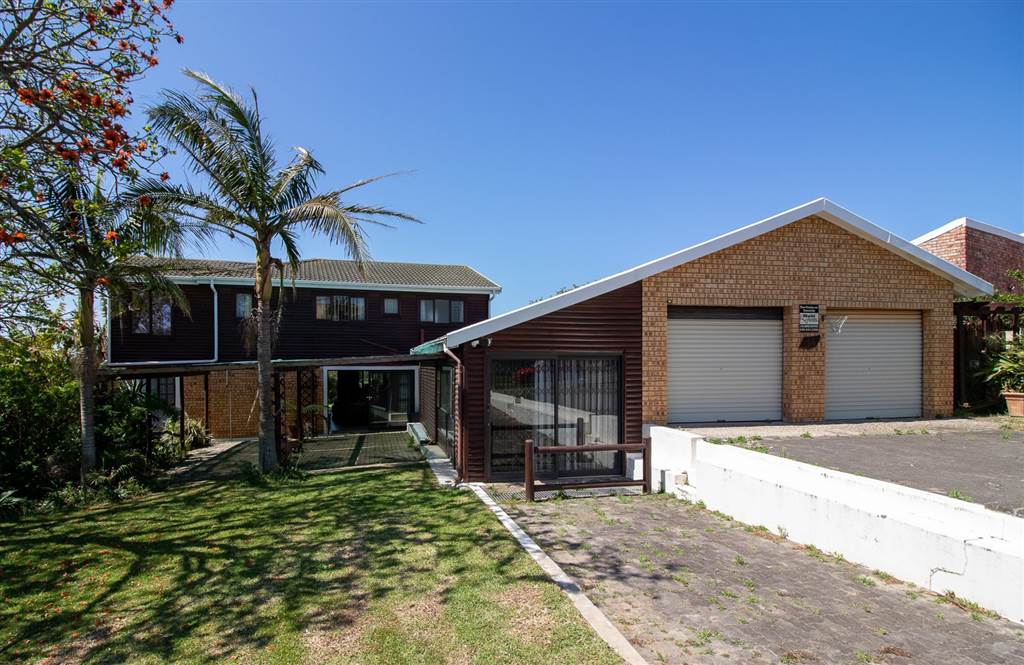 4 Bed House in Port Alfred photo number 2