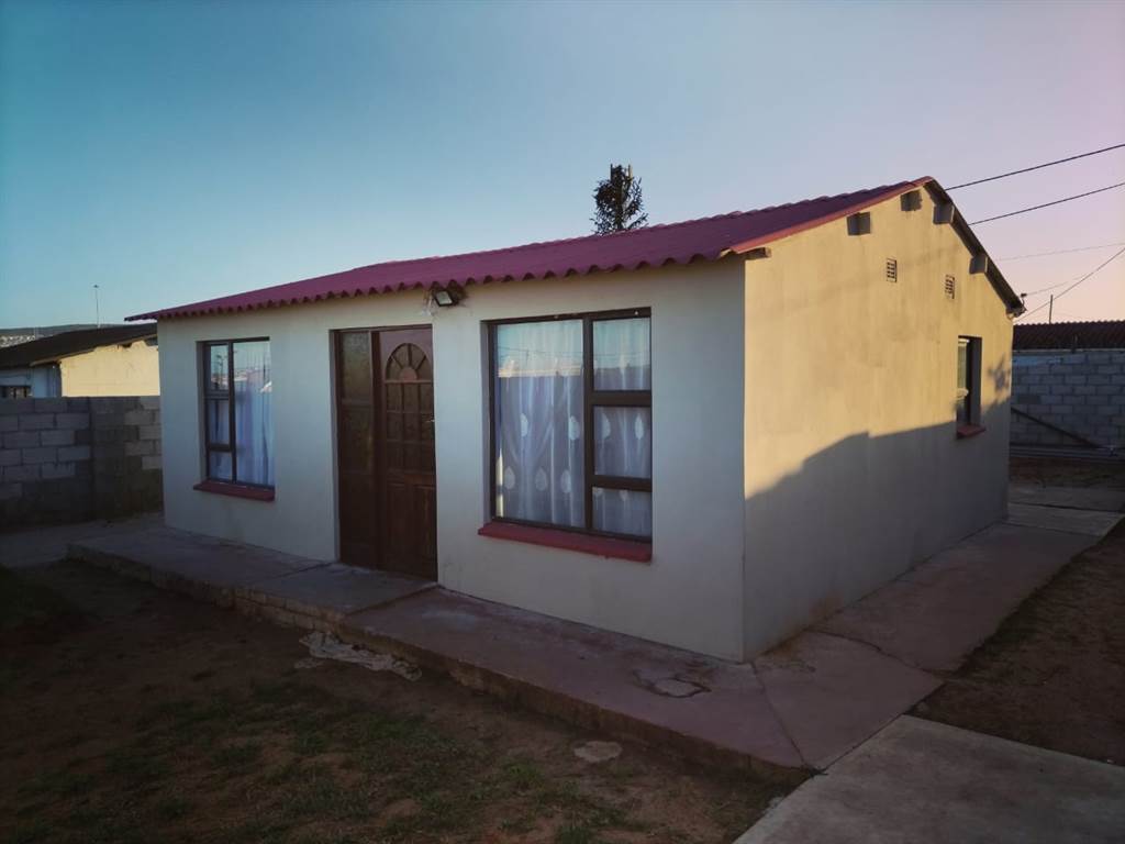 2 Bed House in Kwa Nobuhle photo number 8