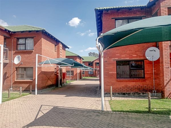 2 Bedroom Townhouse 2 Bedroom Townhouse