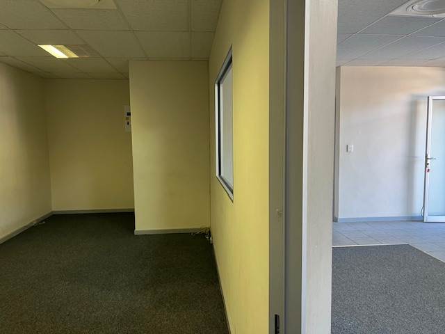 75  m² Office Space in Milnerton Central photo number 4