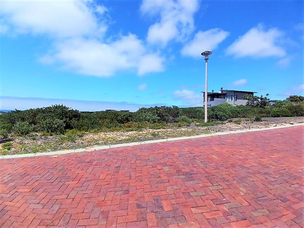 920 m² Land available in Stilbaai