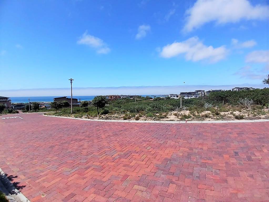 920 m² Land available in Stilbaai photo number 4