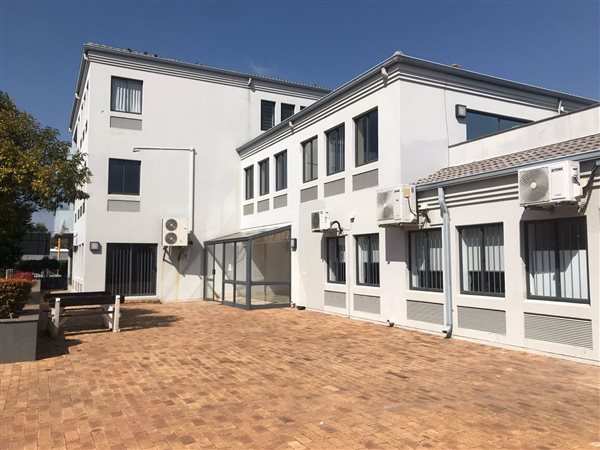 113  m² Commercial space in Bryanston