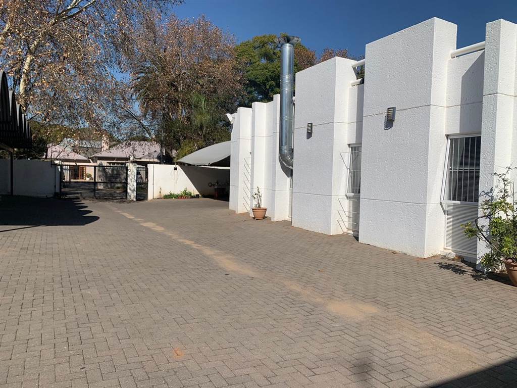 680  m² Commercial space in Rosebank photo number 3