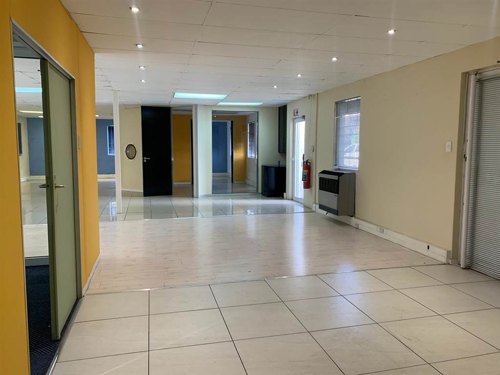 680  m² Commercial space in Rosebank photo number 8
