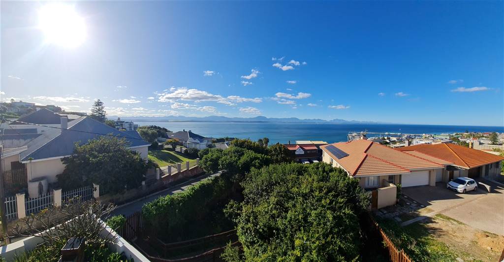 1045  m² Commercial space in Mossel Bay Central photo number 9