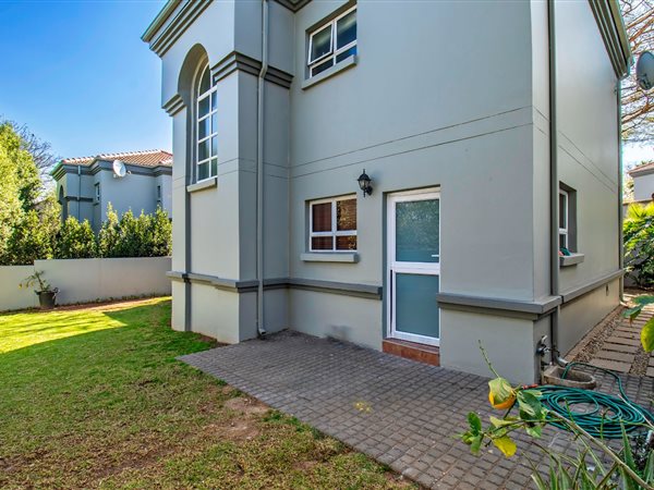 3 Bed Townhouse in Eagle Canyon Golf Estate