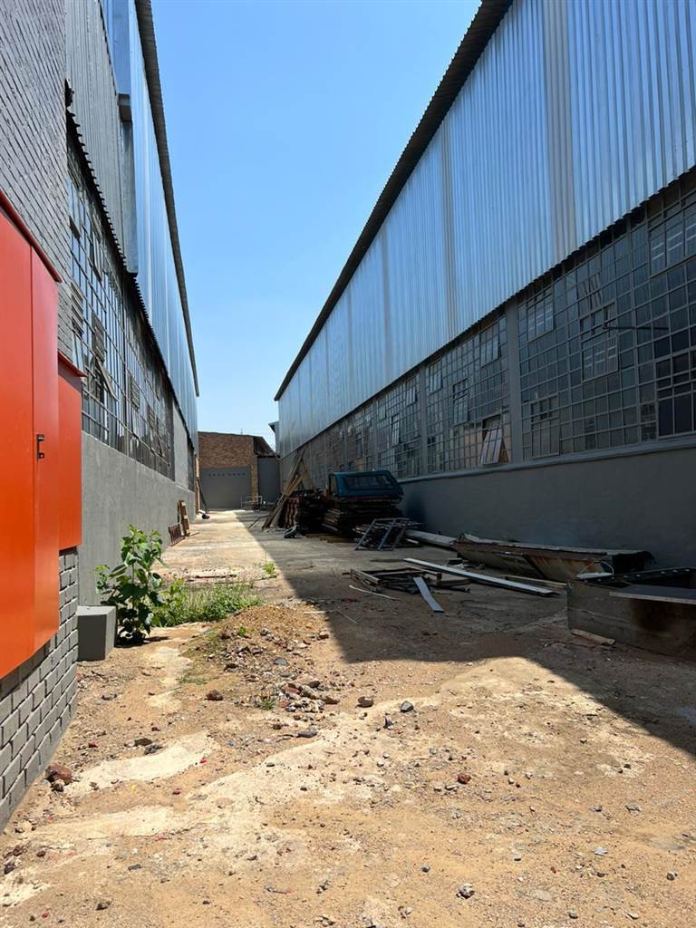 1600  m² Industrial space in Germiston South photo number 3