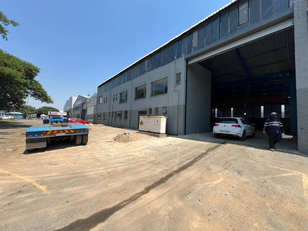 1600  m² Industrial space in Germiston South photo number 2