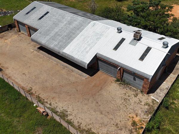 420 m² Industrial space 420 m² Industrial space