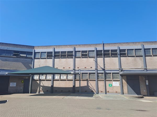 652  m² Industrial space