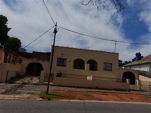 6 Bed House in Bertrams