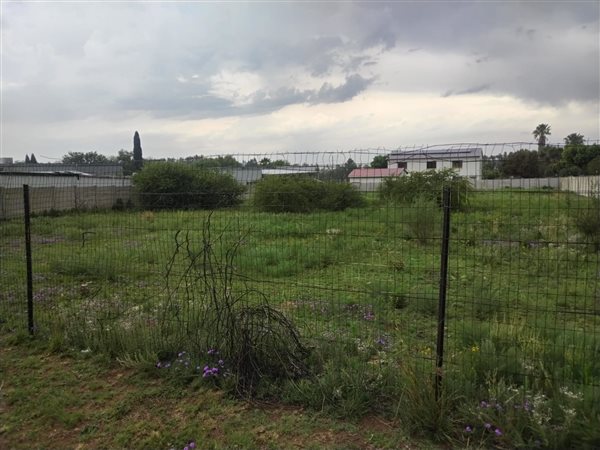 2040 m² Land available in Deneysville