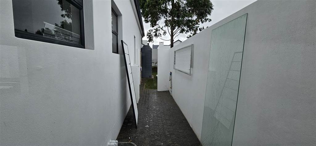 3 Bed House in Kraaibosch photo number 21