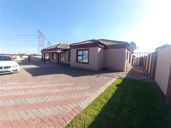 3 Bedroom House 3 Bedroom House