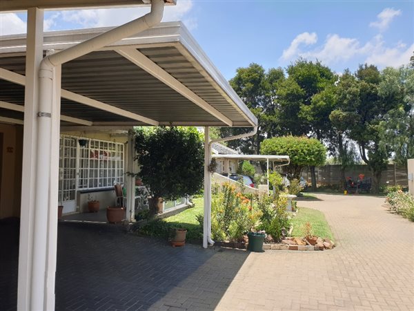 2 Bed House in Meadowbrook