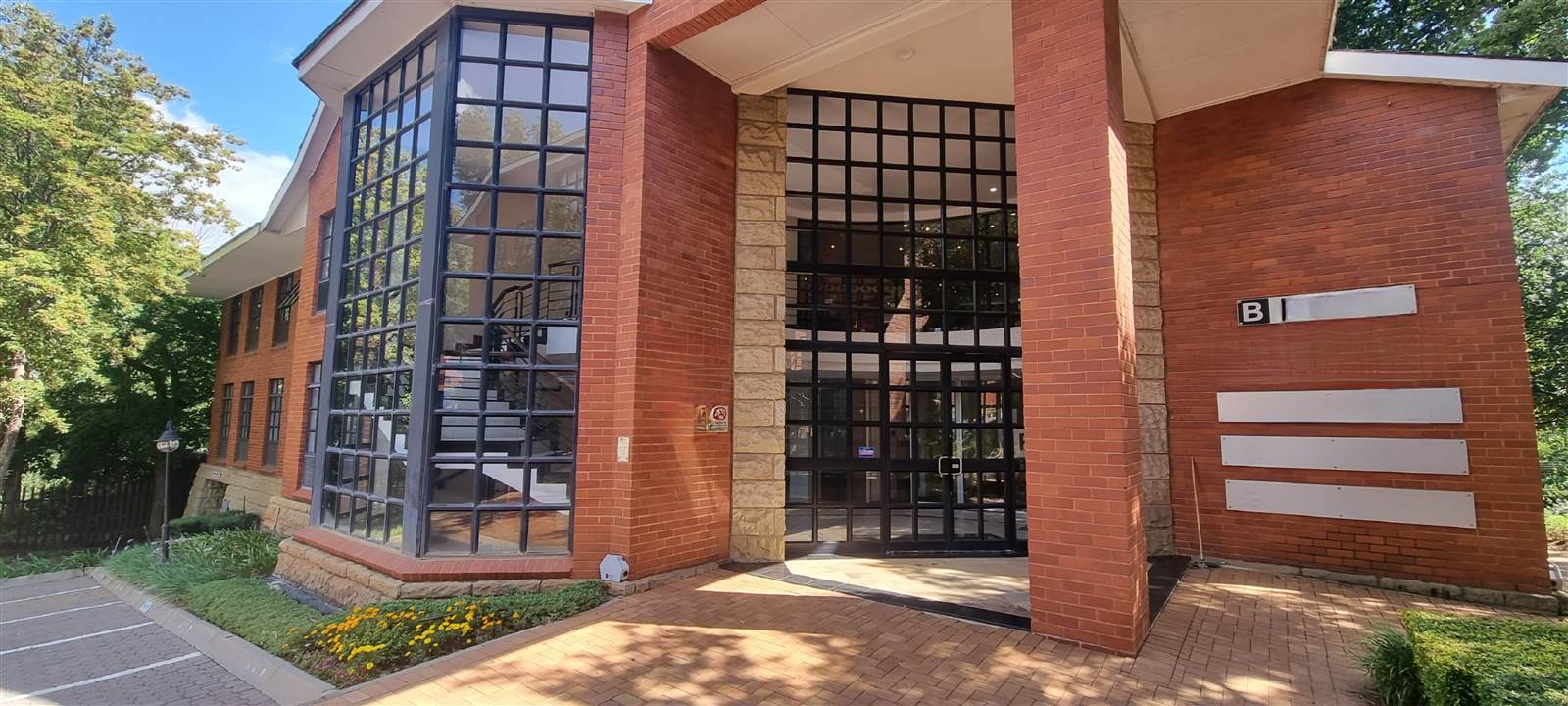396.6  m² Commercial space in Bryanston photo number 13