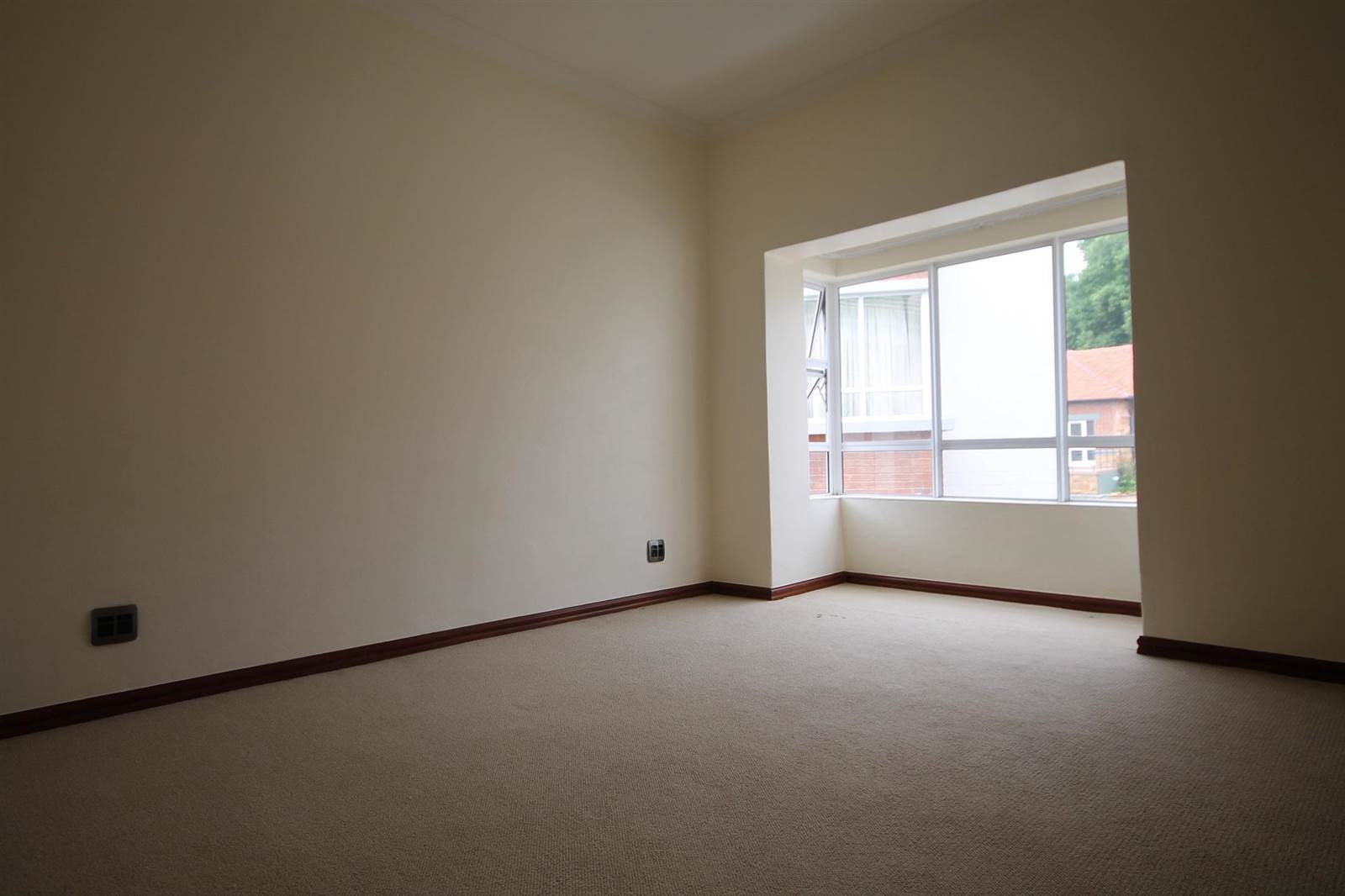 2 Bed Apartment in Parkview photo number 5