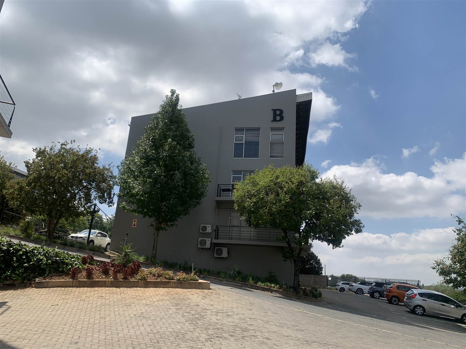 231  m² Commercial space in Kyalami photo number 1