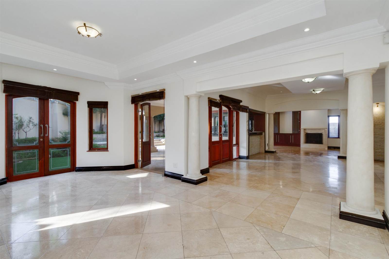 4 Bed Townhouse in Bryanston photo number 6