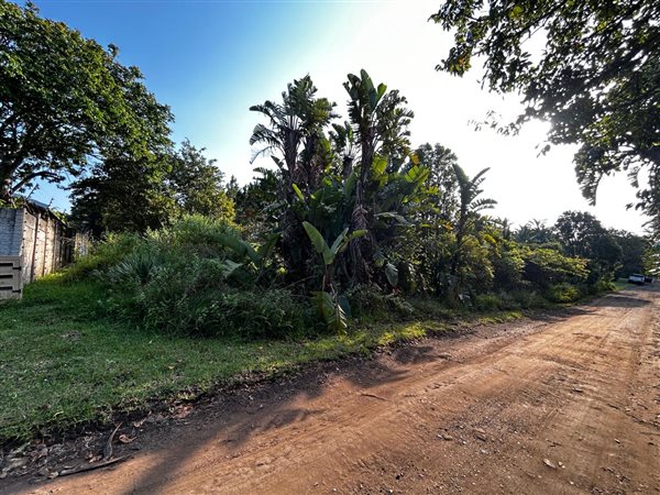 1 012 m² Land