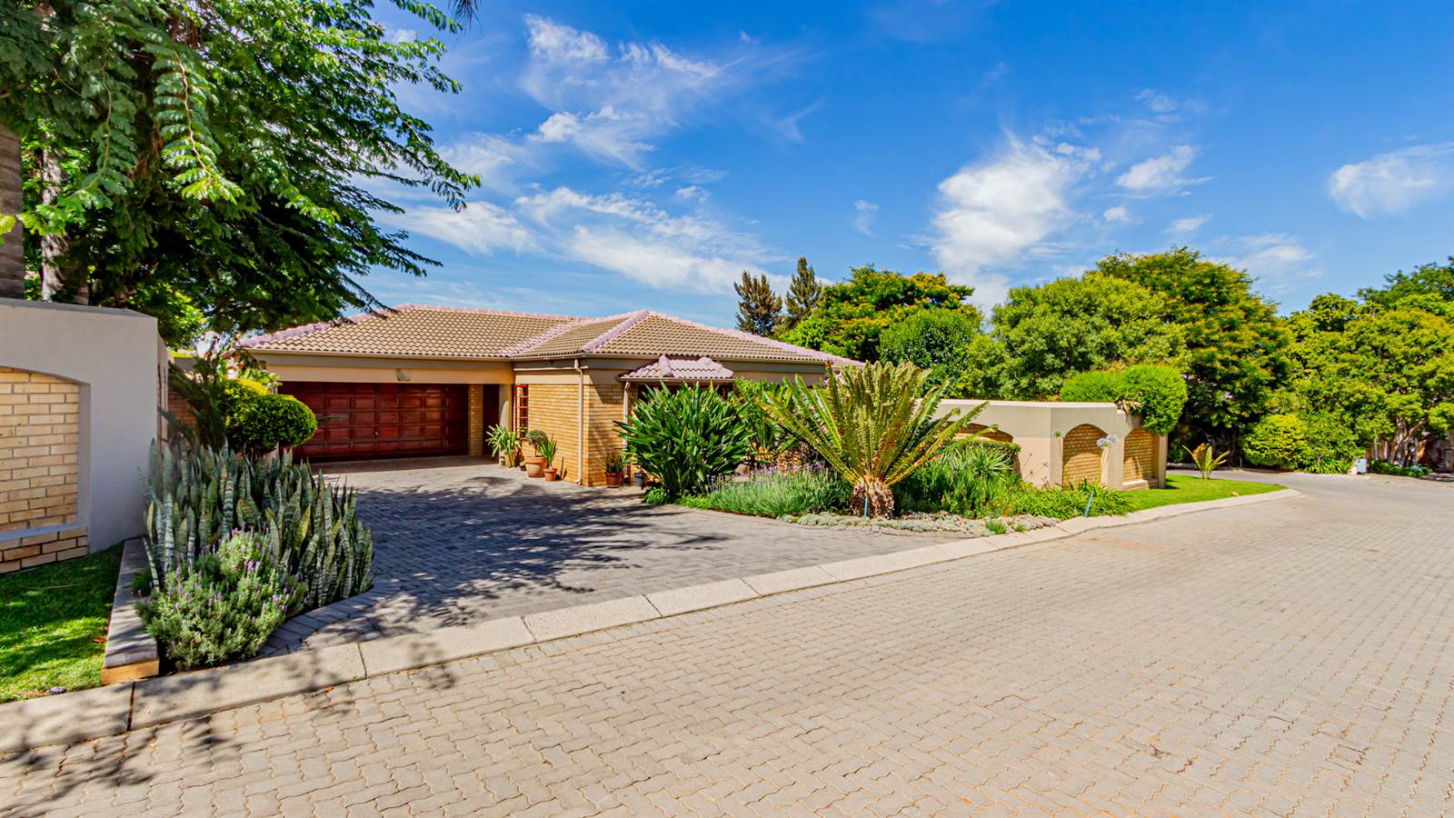 3 Bed Cluster in Douglasdale photo number 16