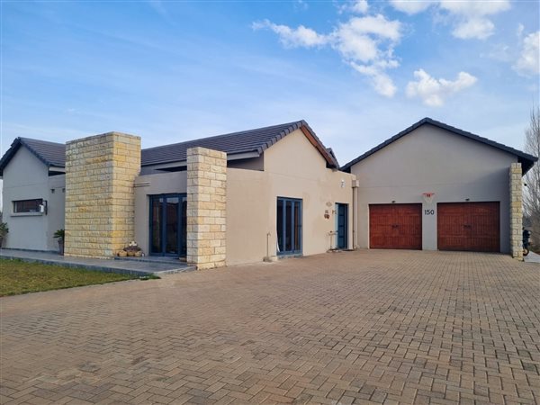 4 Bed House in Magersfontein Memorial Golf Estate